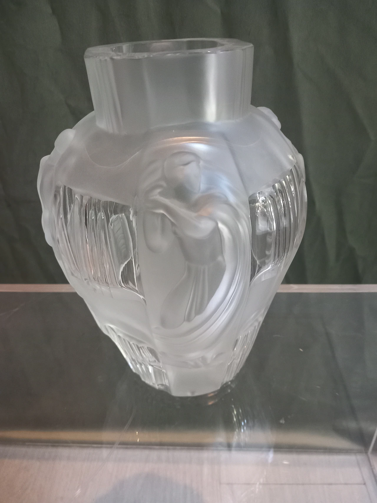 Art Deco crystal vase with female figures in relief, 1920s 2