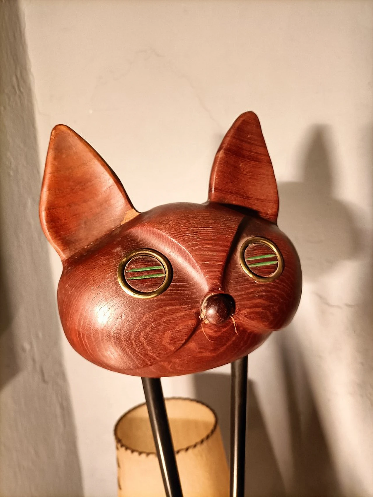 Lampada da terra Gatto in legno, ferro e ottone, anni '50 3