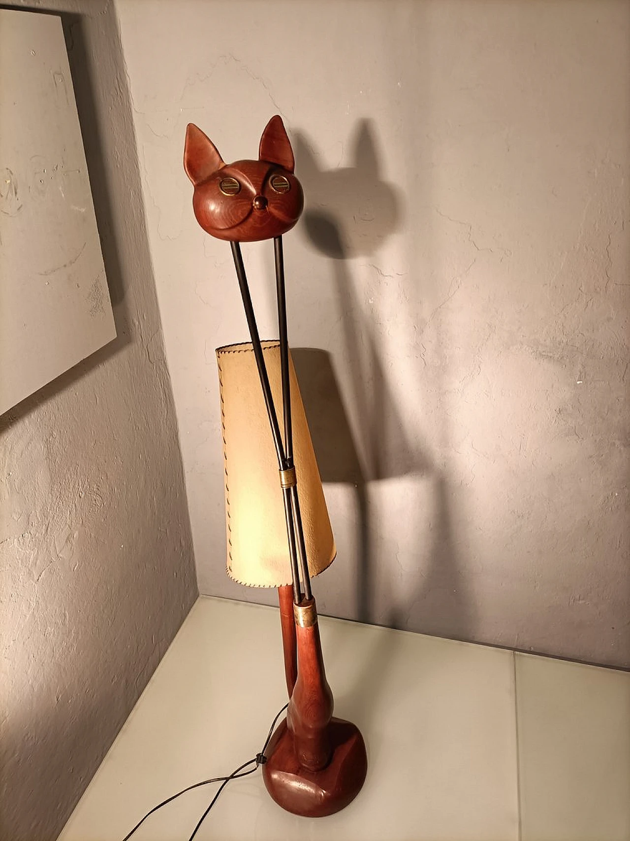 Lampada da terra Gatto in legno, ferro e ottone, anni '50 9