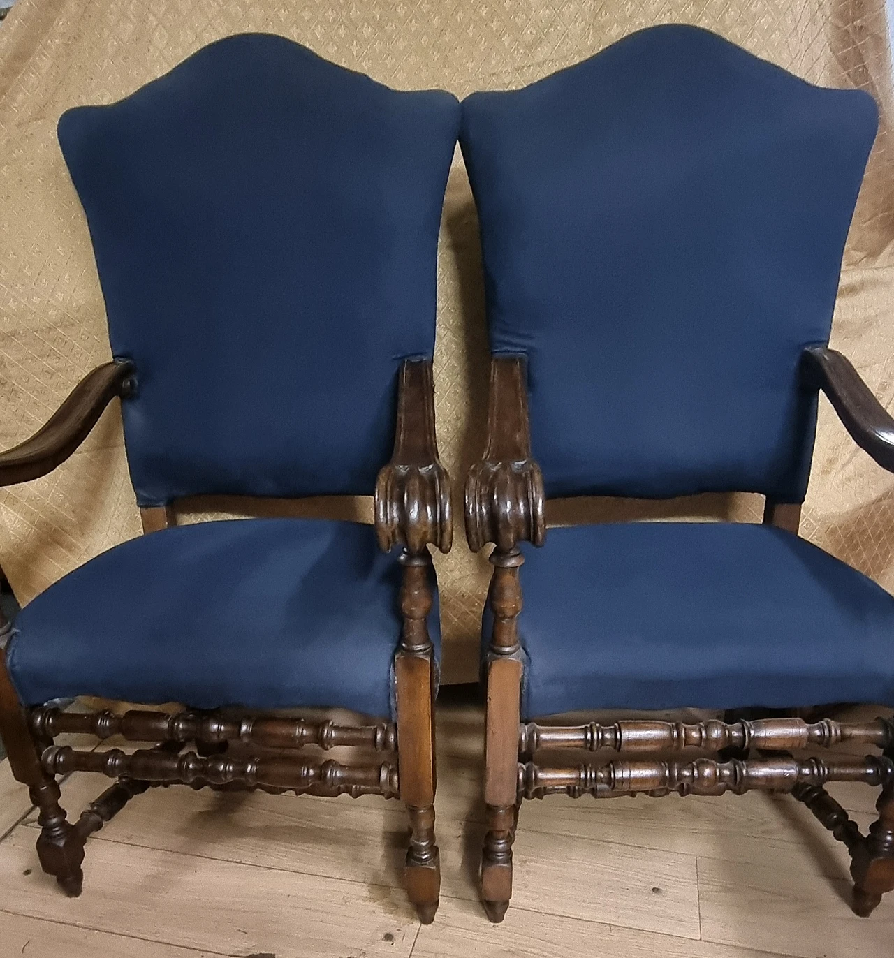 Walnut armchair in papal style, early 20th century 1