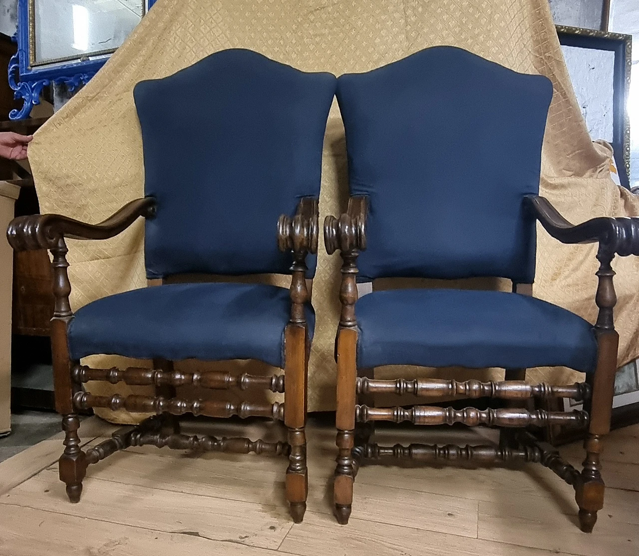 Walnut armchair in papal style, early 20th century 2