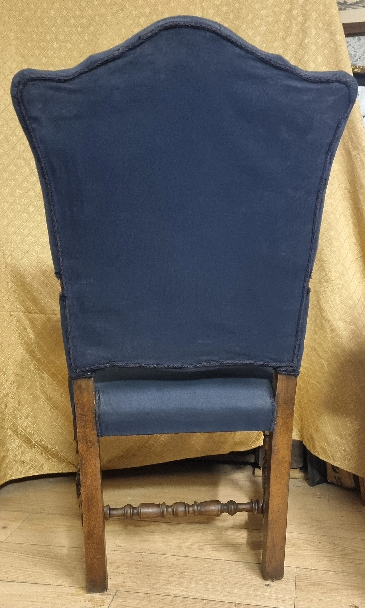 Walnut armchair in papal style, early 20th century 6