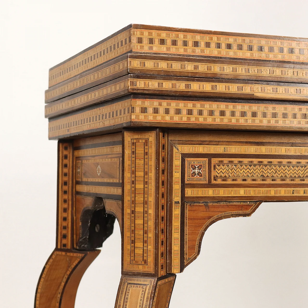 Mahogany veneer game table, inlaid in the certosina style 9