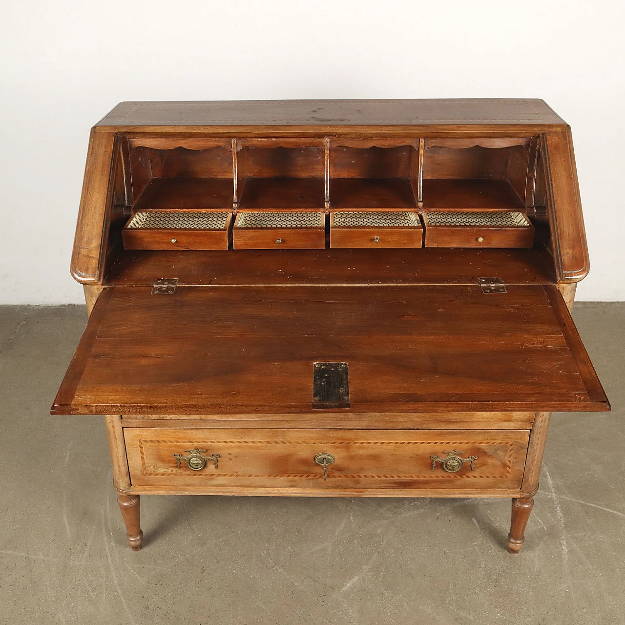 Walnut & spruce flap desk with drawers & truncated feet, 18th century 5