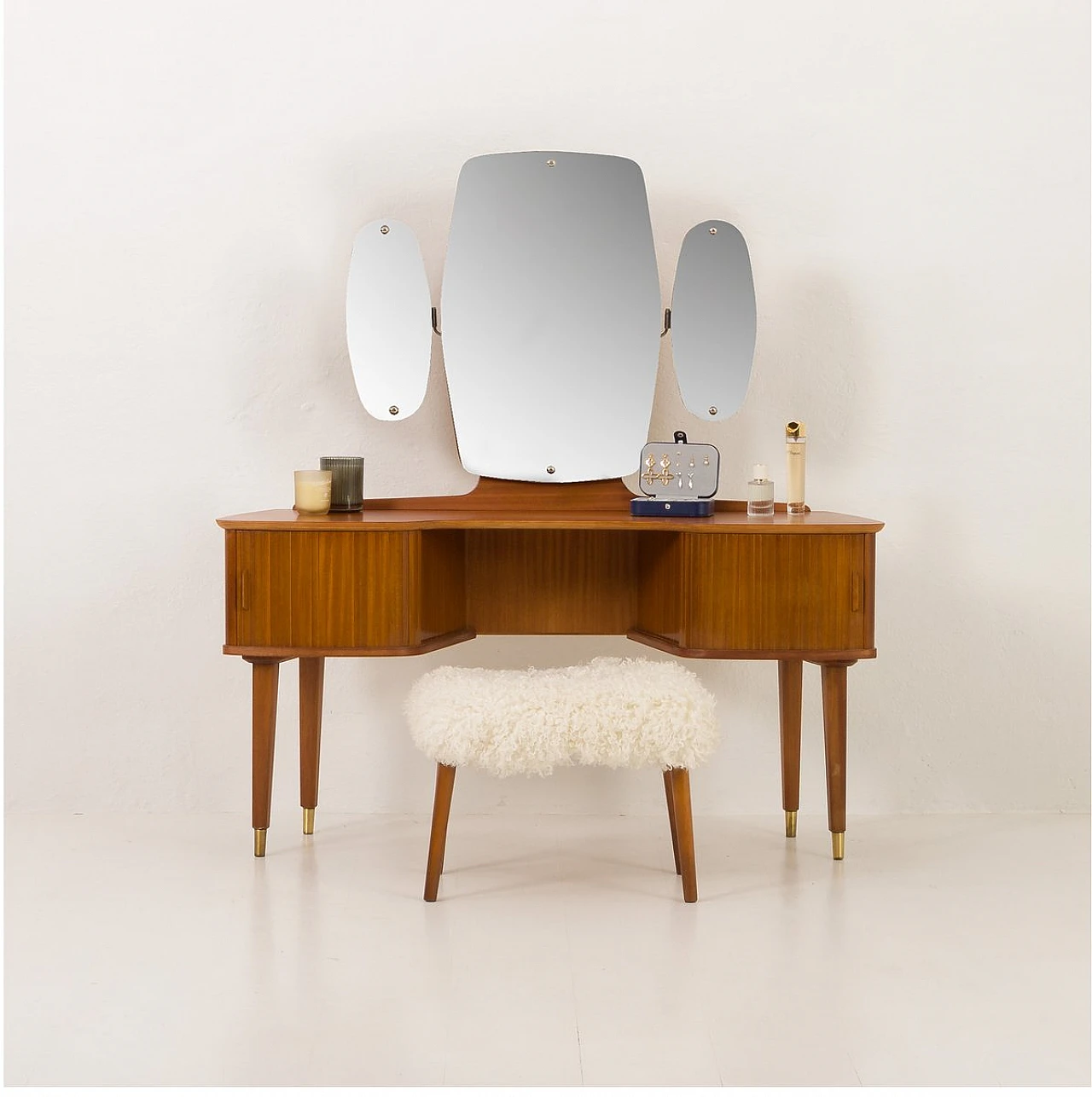 Teak dressing table with mirror by Viken Møbelfabrikk, 1950s 8