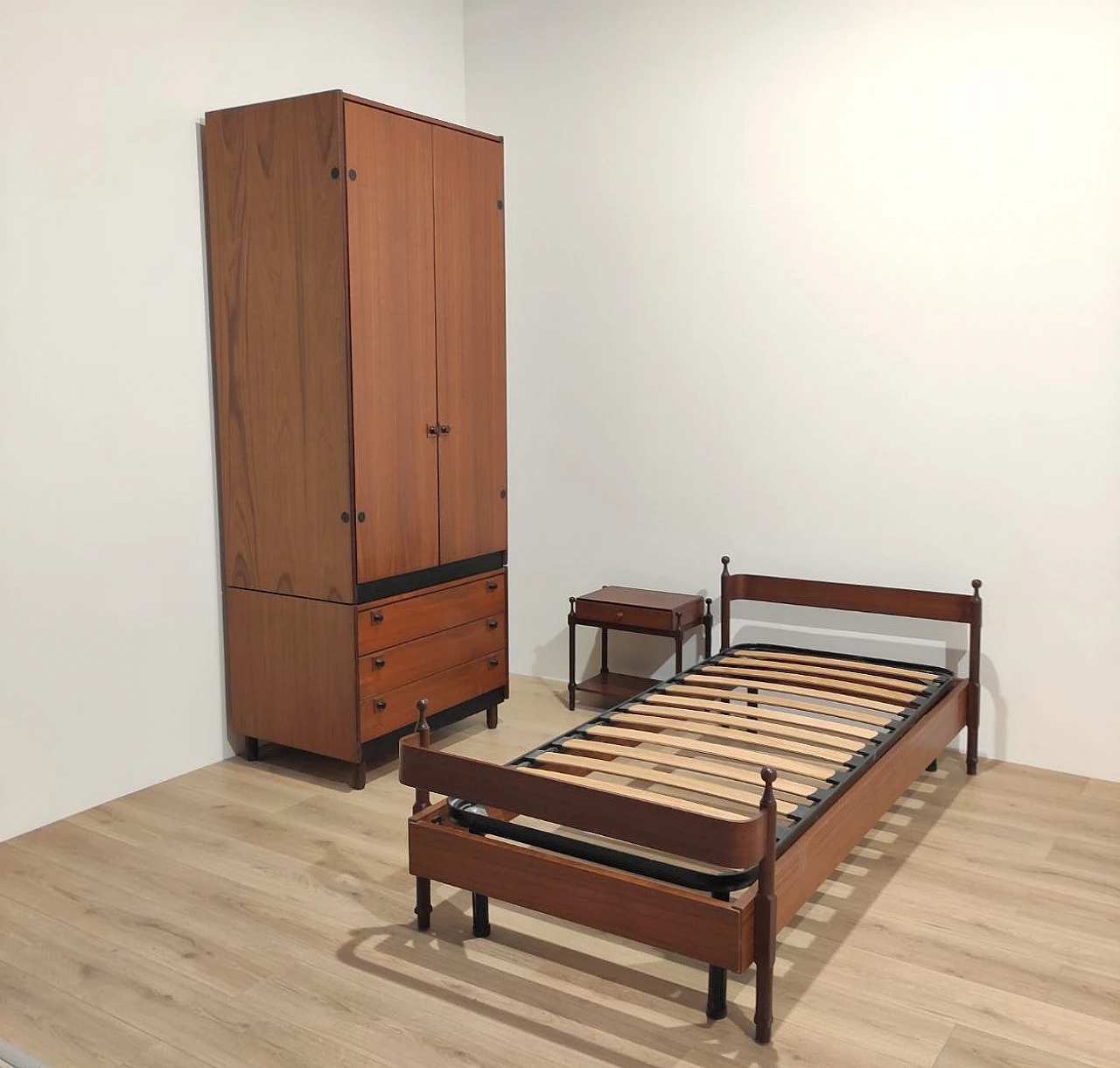 Letto con comodino e armadio in teak di F.lli Proserpio, anni '60 3