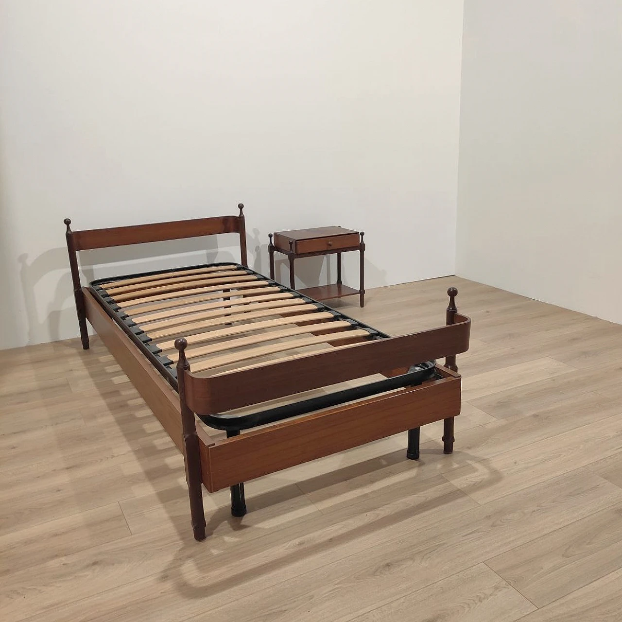 Letto con comodino e armadio in teak di F.lli Proserpio, anni '60 12