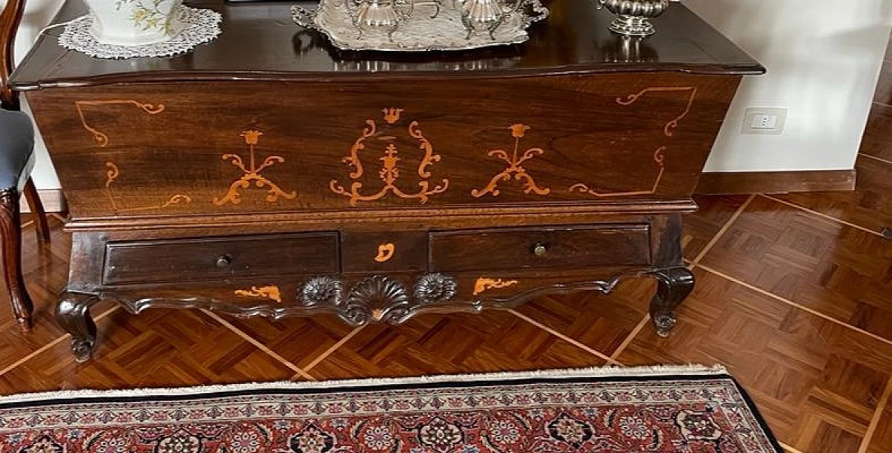 Baroque walnut sideboard, first half of the 18th century 3