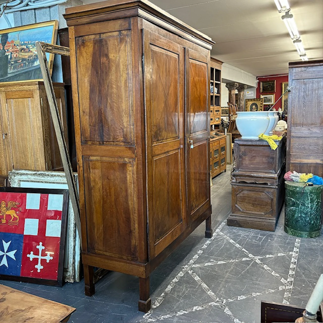 Walnut cupboard with diamond doors, 1810 6