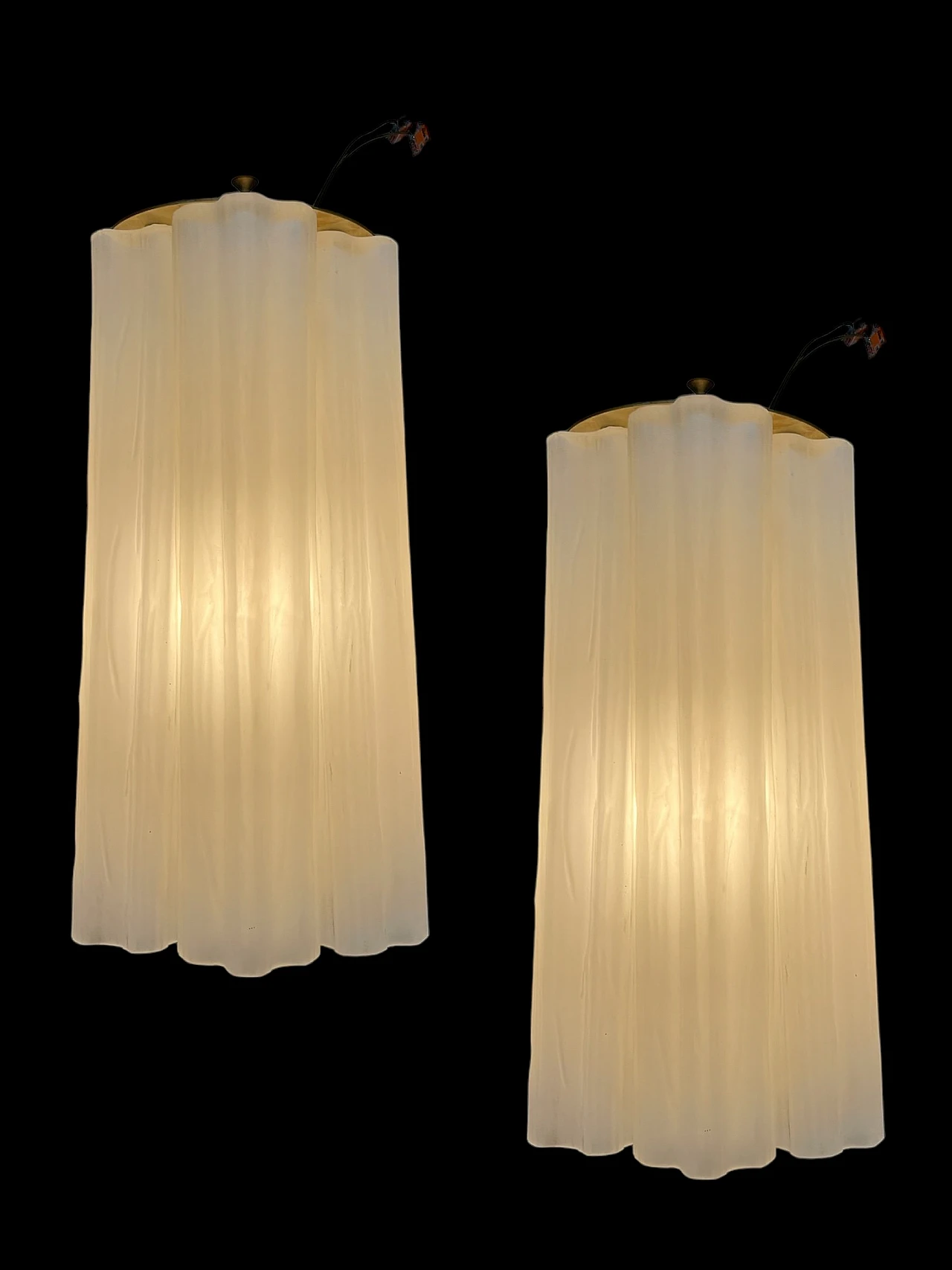 Pair of Tronchi wall lights in white Murano glass, 1970s 9