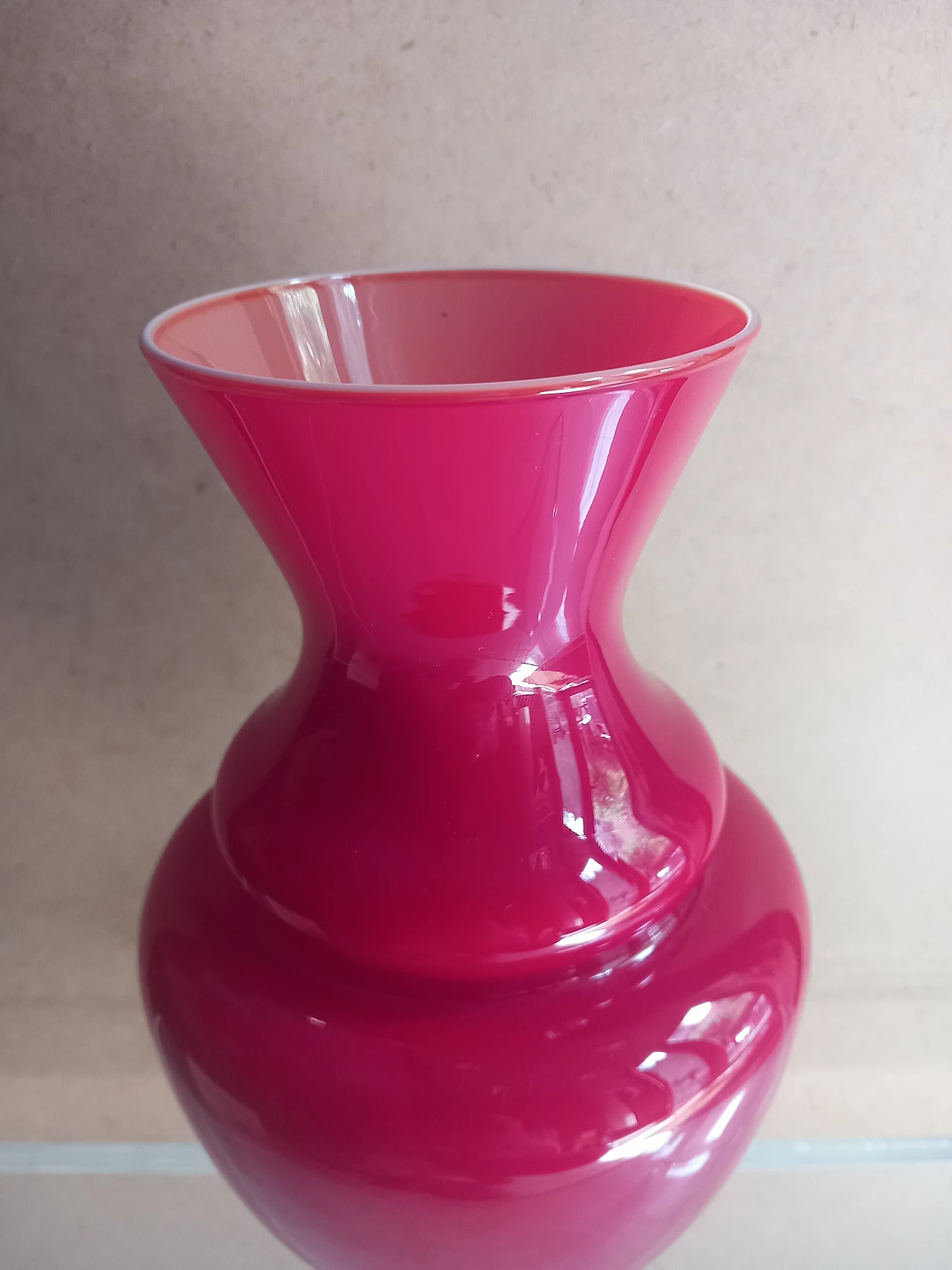 Vaso di vetro opalino rosso rubino anni 60-70 Italia 3