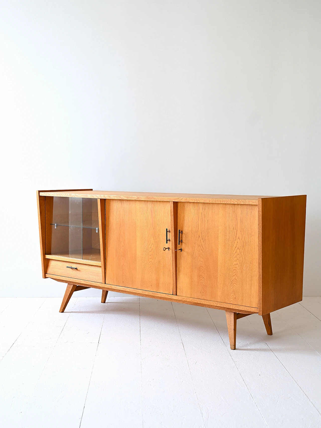 Credenza in rovere con vetrinetta, anni '60 5