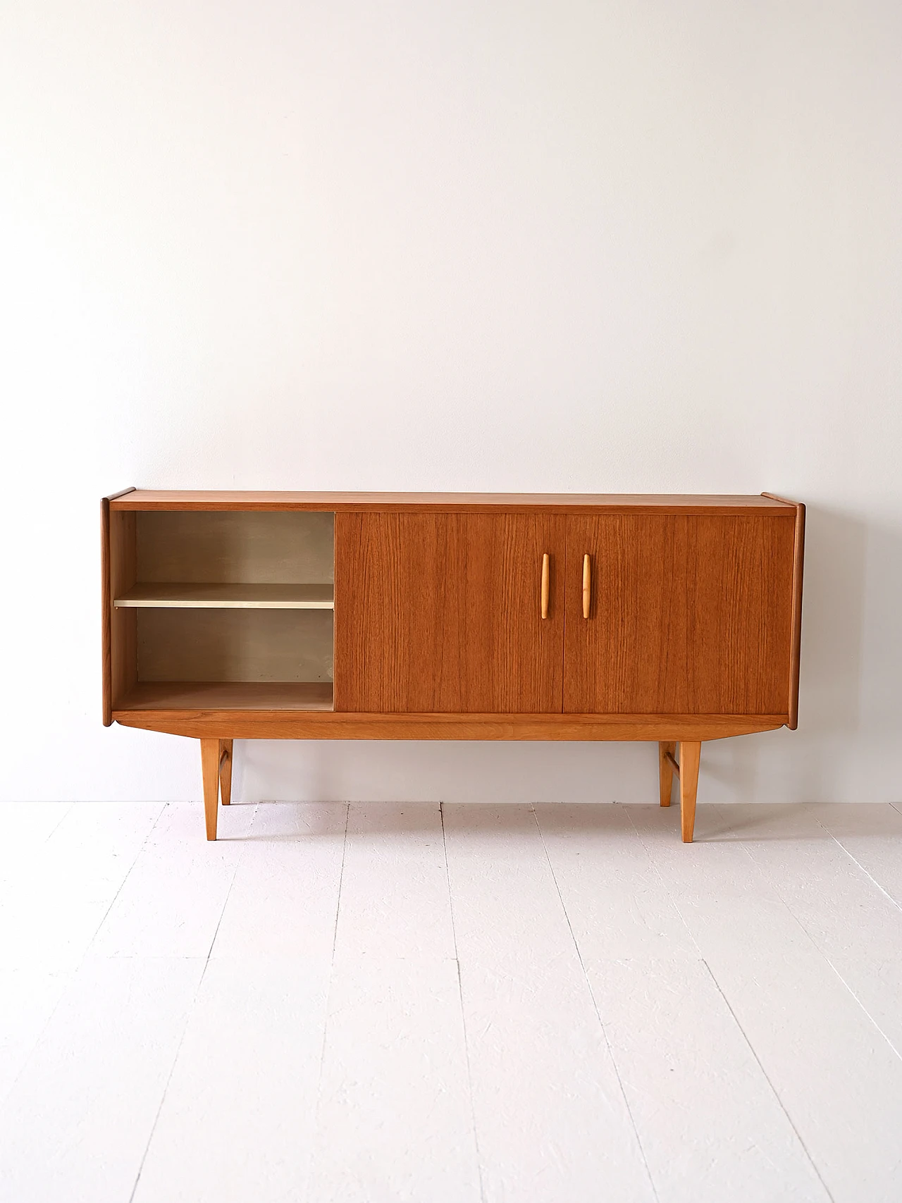 Scandinavian sideboard with central drawers, 1960s 4