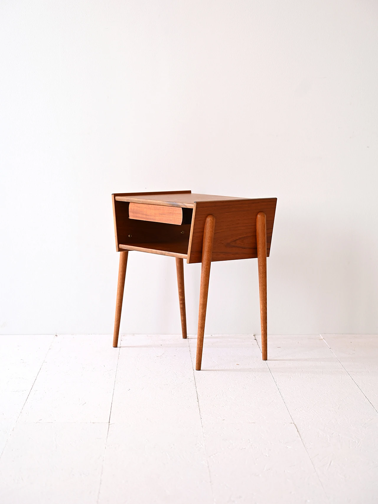 Teak bedside table with conical legs, 1960s 4