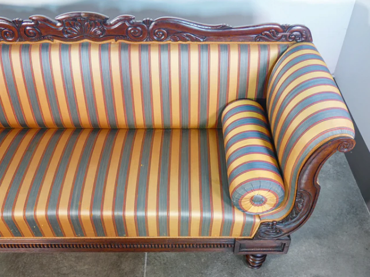 Charles X three-seater sofa in walnut and striped fabric, 19th century 8