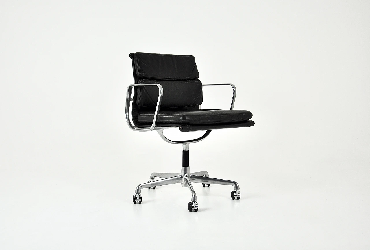 Soft Pad leather chair by Charles and Ray Eames for Icf, 1970s 2