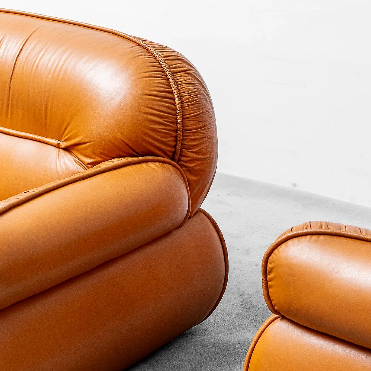 Pair of brown leather armchairs, 1970s 5