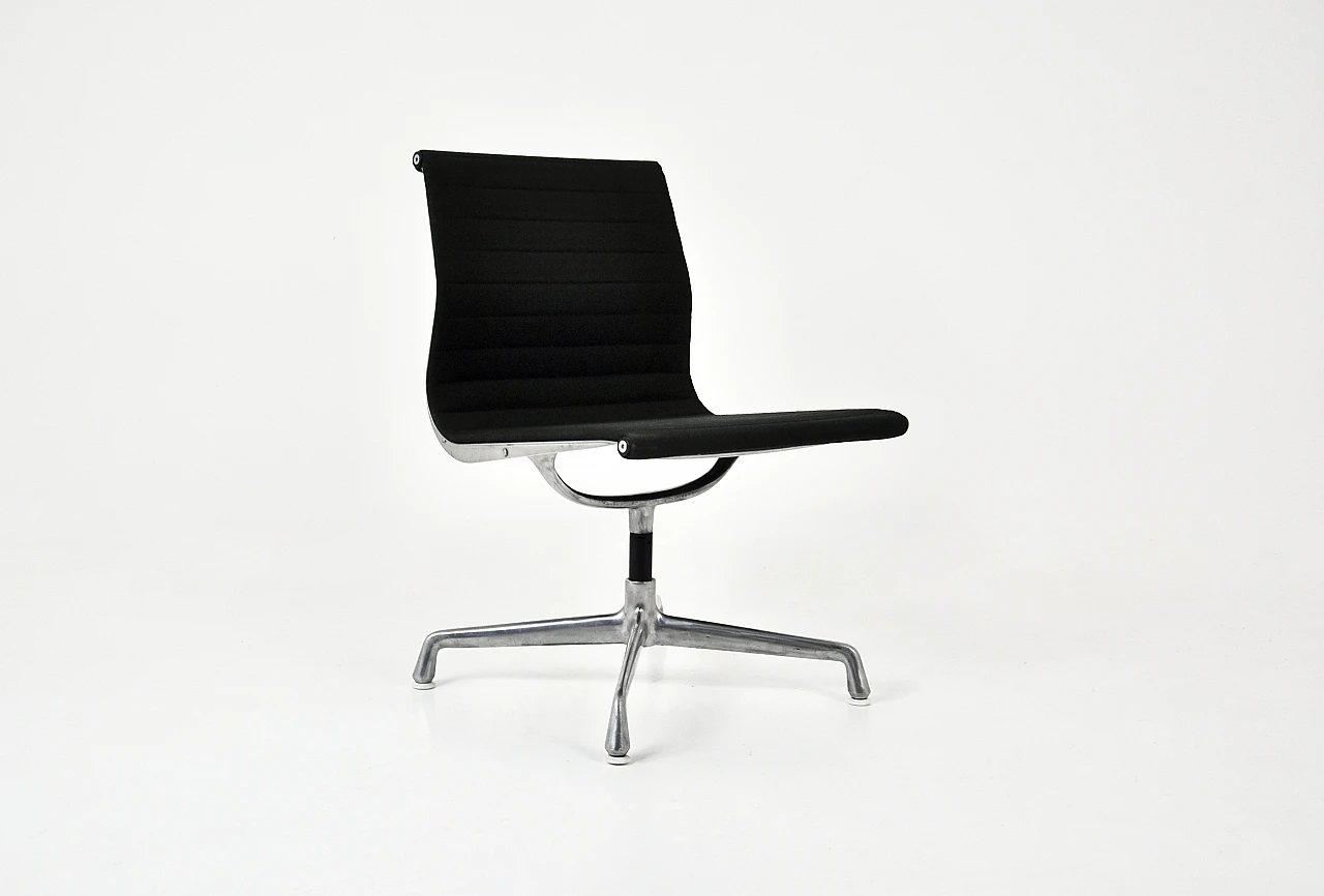 Sedia nera di Charles & Ray Eames per Herman Miller, anni '60 1