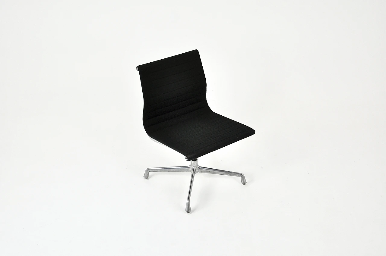 Sedia nera di Charles & Ray Eames per Herman Miller, anni '60 2