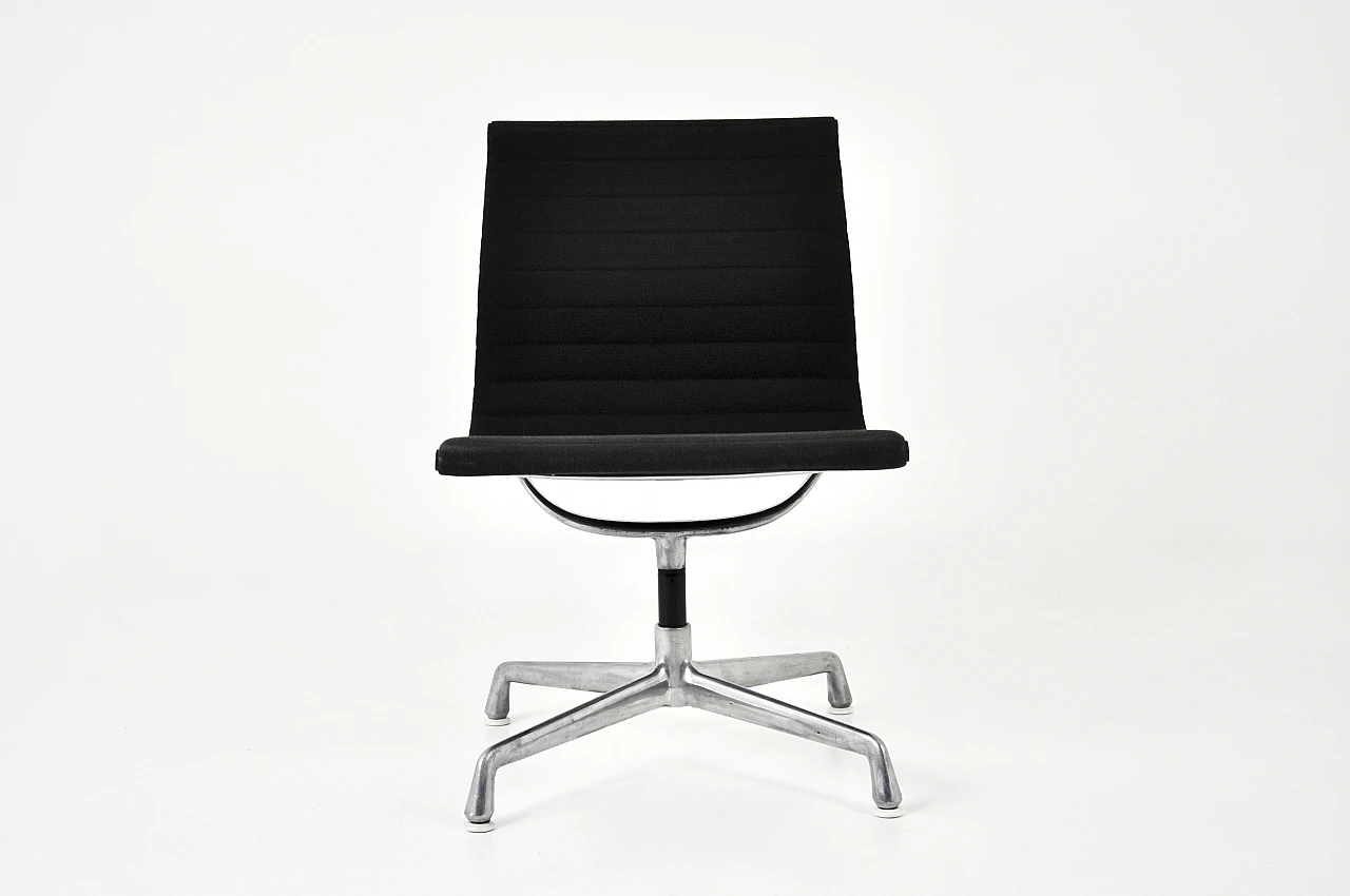 Sedia nera di Charles & Ray Eames per Herman Miller, anni '60 3