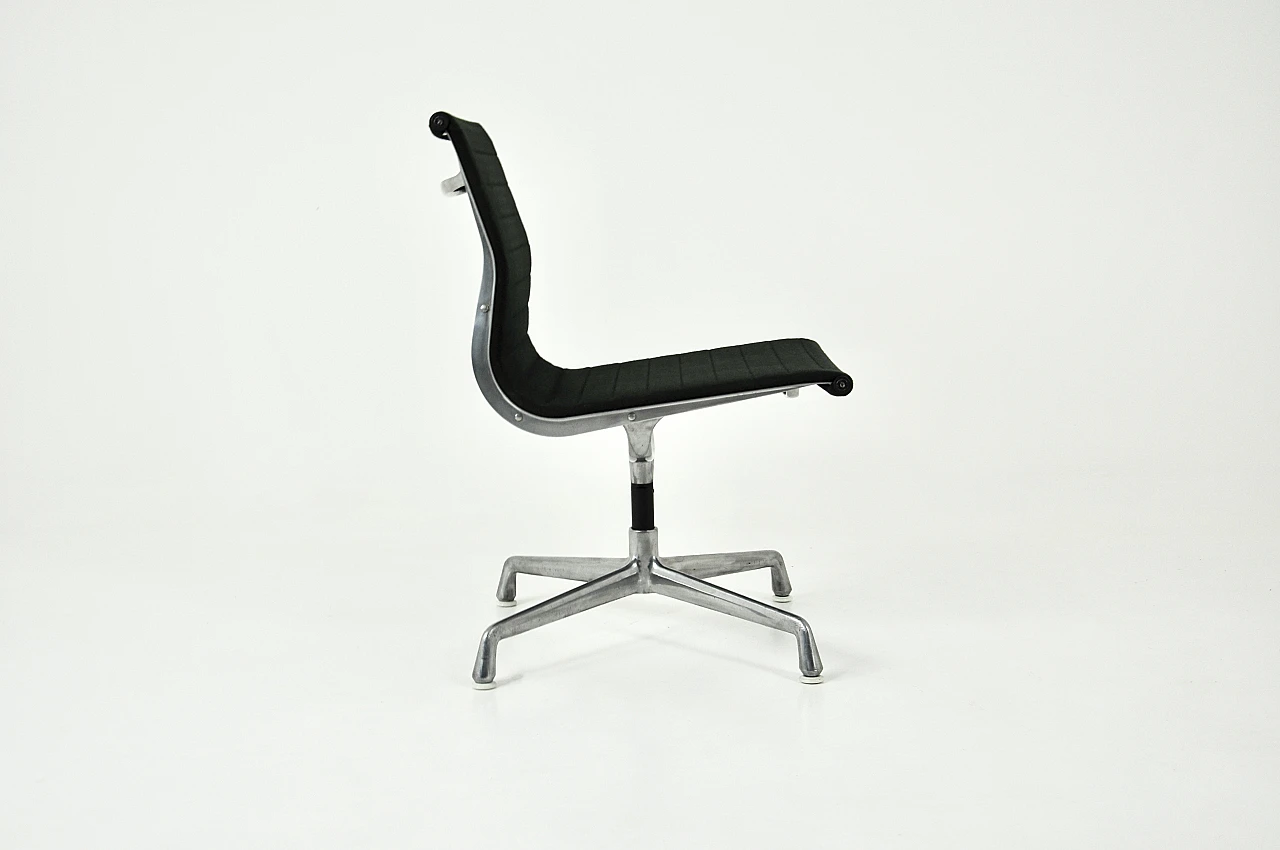 Sedia nera di Charles & Ray Eames per Herman Miller, anni '60 4