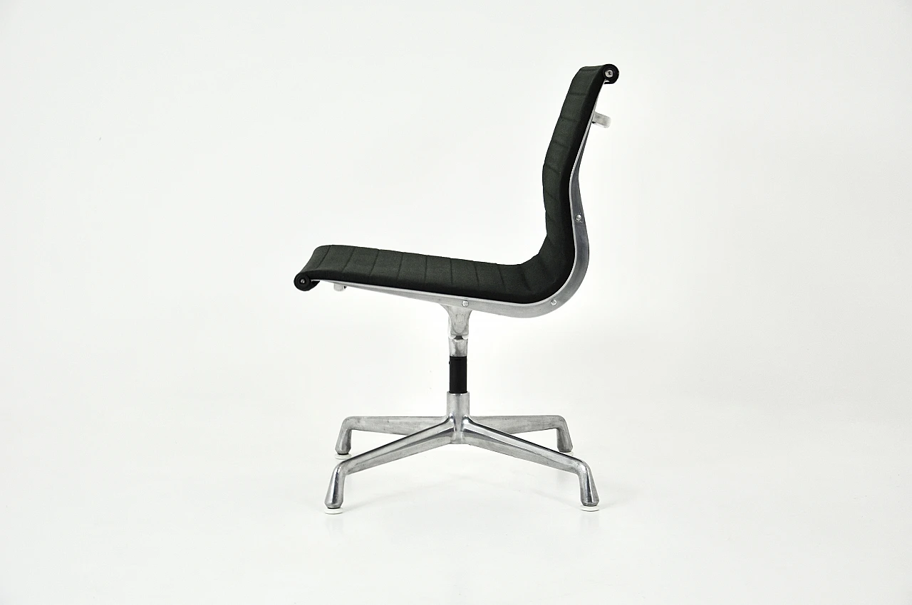 Sedia nera di Charles & Ray Eames per Herman Miller, anni '60 6