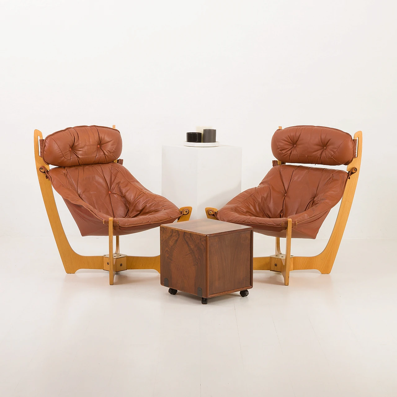 Pair of Luna armchairs by Odd Knutsen for Hjellegjerde, 1970s 3