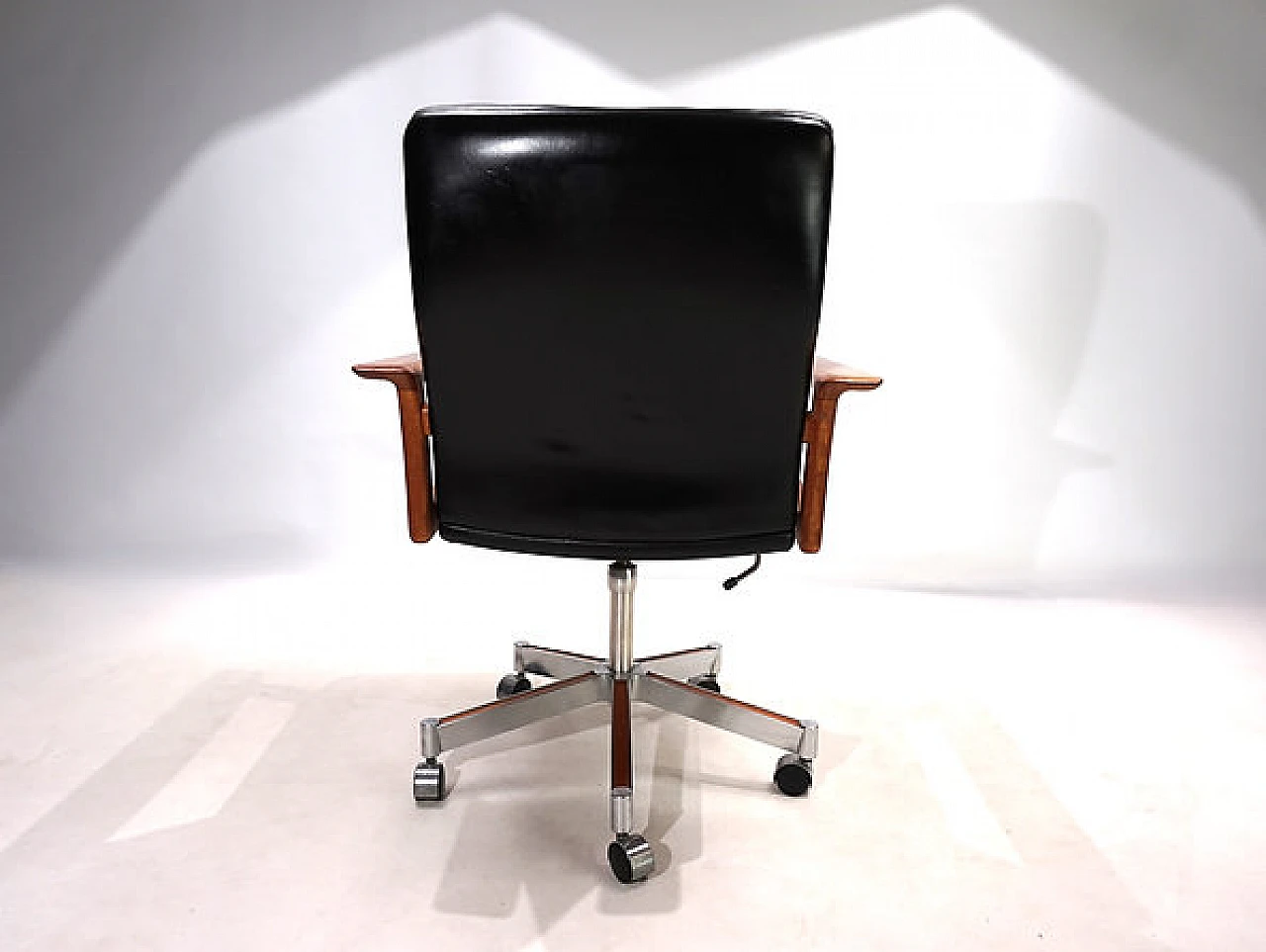 Leather and teak office chair by Arne Vodder for Sibast, 1960s 3