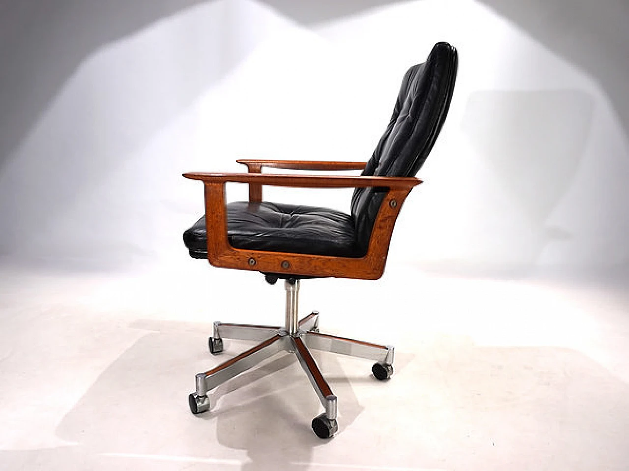 Leather and teak office chair by Arne Vodder for Sibast, 1960s 14