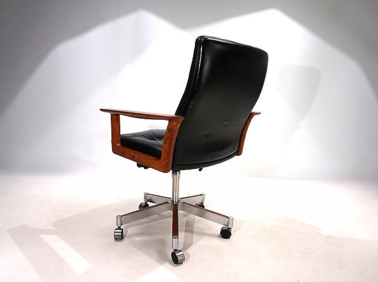 Leather and teak office chair by Arne Vodder for Sibast, 1960s 15