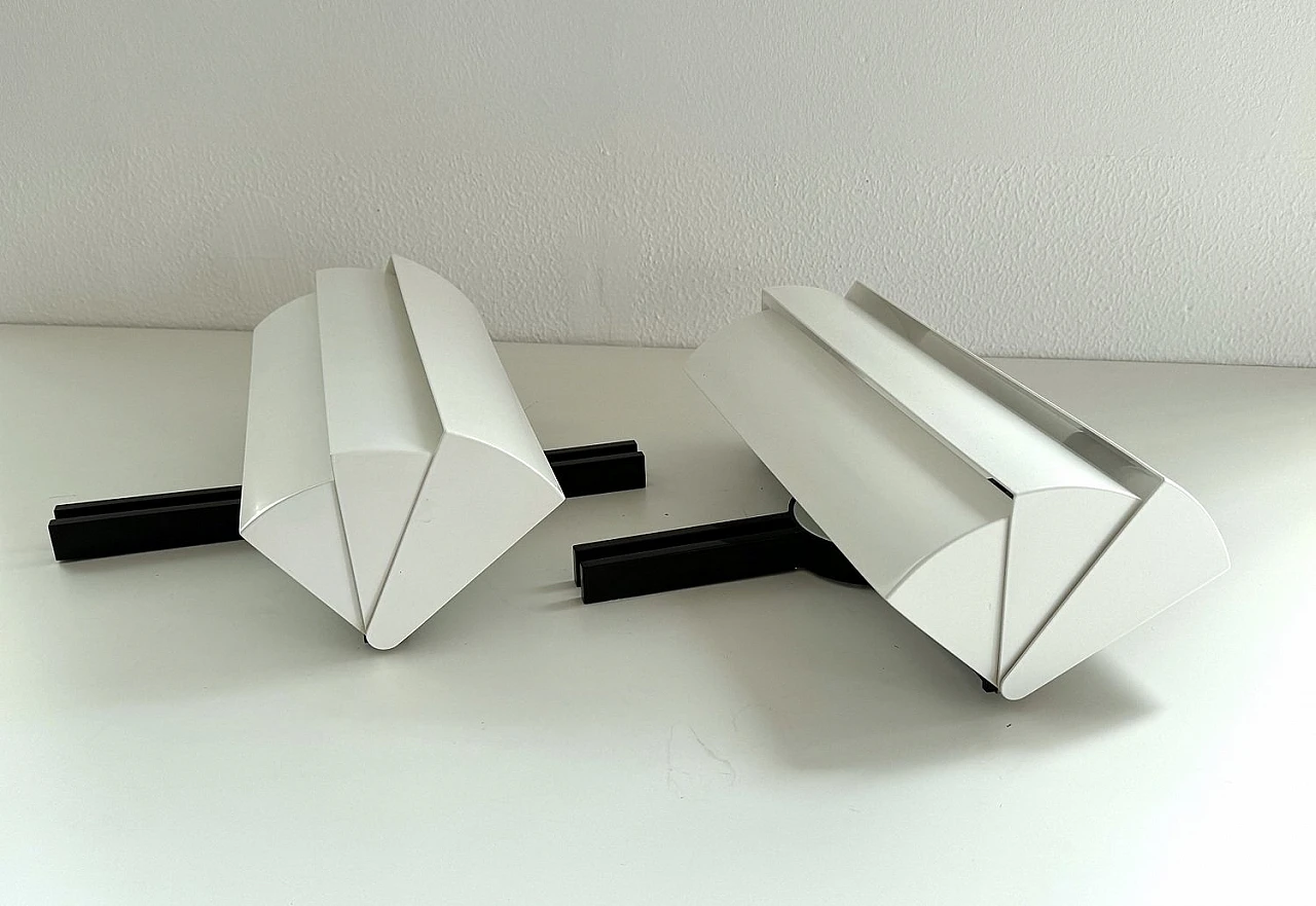 Pair of Stria wall lamps by Ernest Gismondi for Artemide, 1980s 8