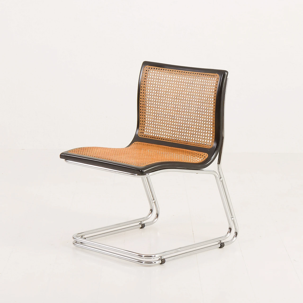 Cantilever chair in chromed steel and Vienna straw, 1970s 5