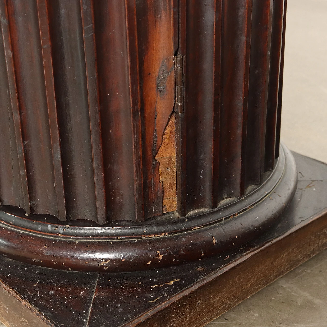 Empire column bedside table in walnut with marble top, 19th century 8