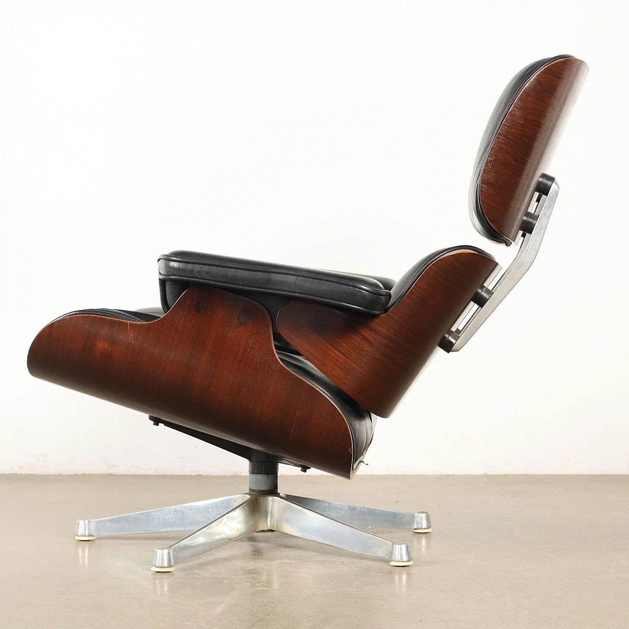 Swivel armchair with footrest in leather in Charles Eames style, 1980s 3