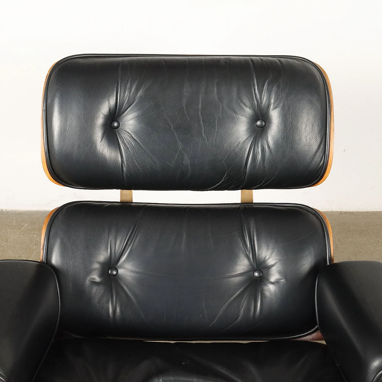 Swivel armchair with footrest in leather in Charles Eames style, 1980s 4