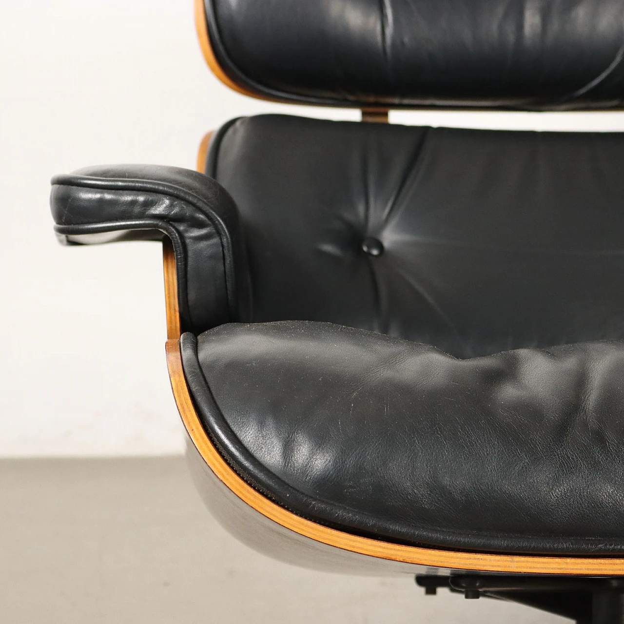 Swivel armchair with footrest in leather in Charles Eames style, 1980s 5