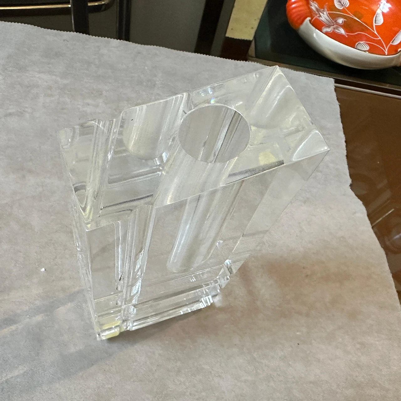 Rectangular transparent plexiglass vase, 1970s 6