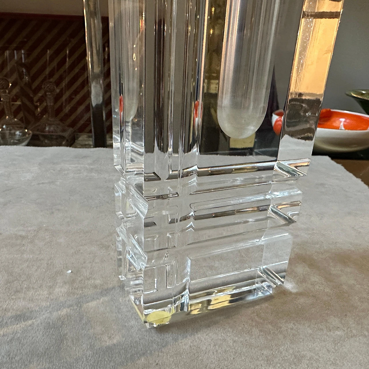 Rectangular transparent plexiglass vase, 1970s 9