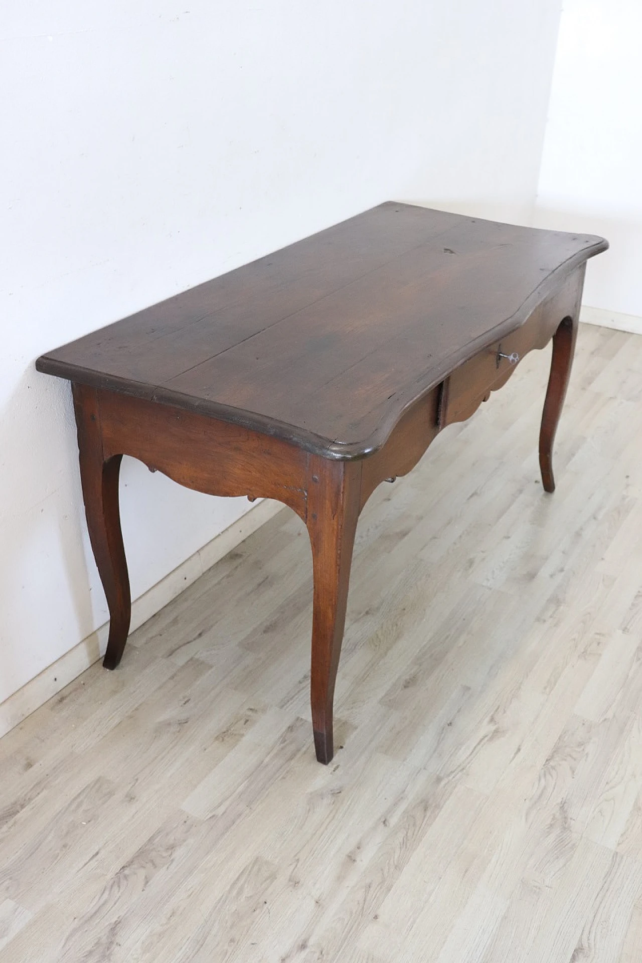 Louis XV desk in solid oak, mid-18th century 14