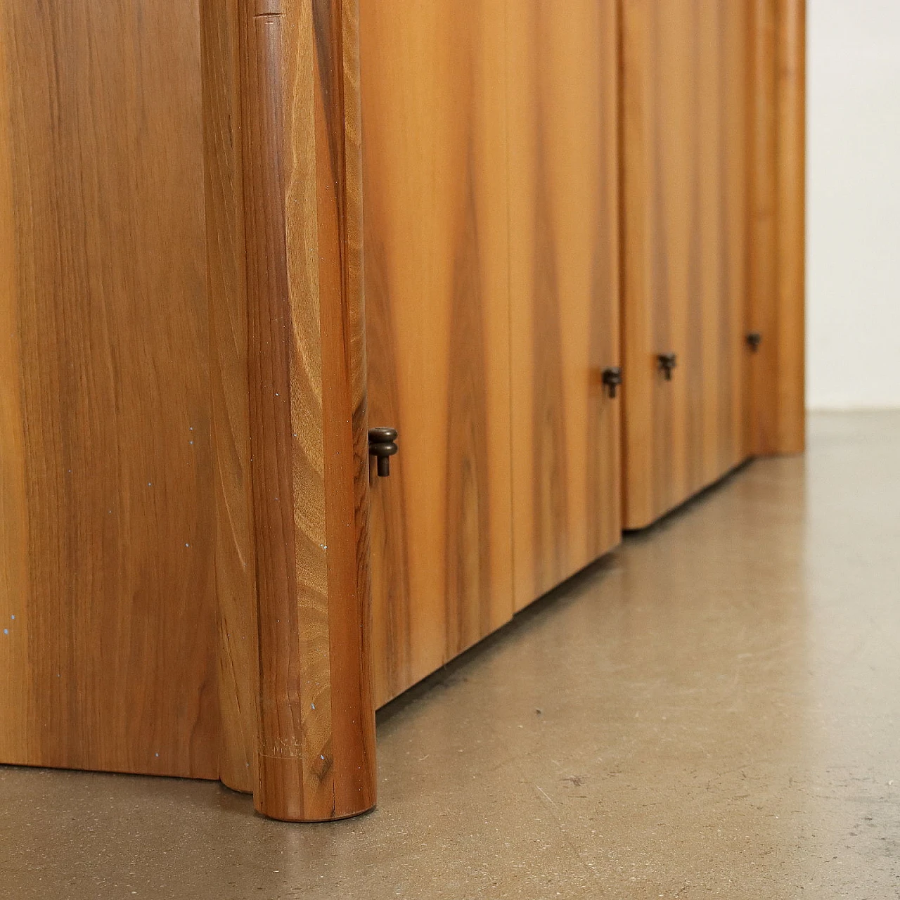 National walnut Scuderia sideboard by Carlo Scarpa for Bernini, 1970s 9