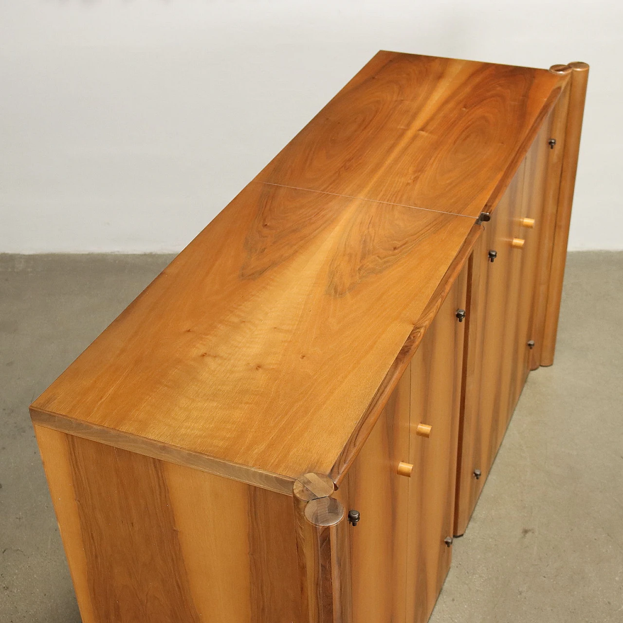 National walnut Scuderia sideboard by Carlo Scarpa for Bernini, 1970s 10