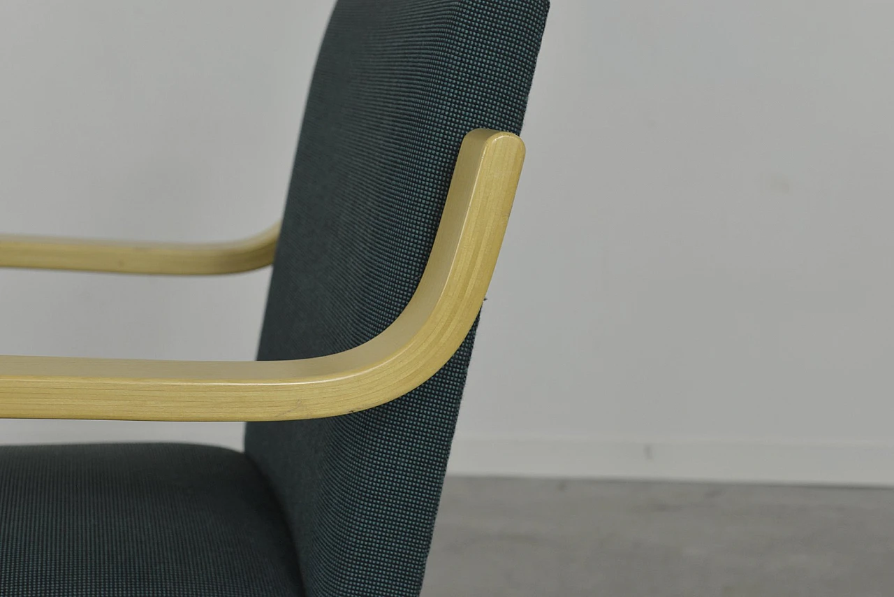 Armchair 402 in solid birch by Alvar Aalto 7