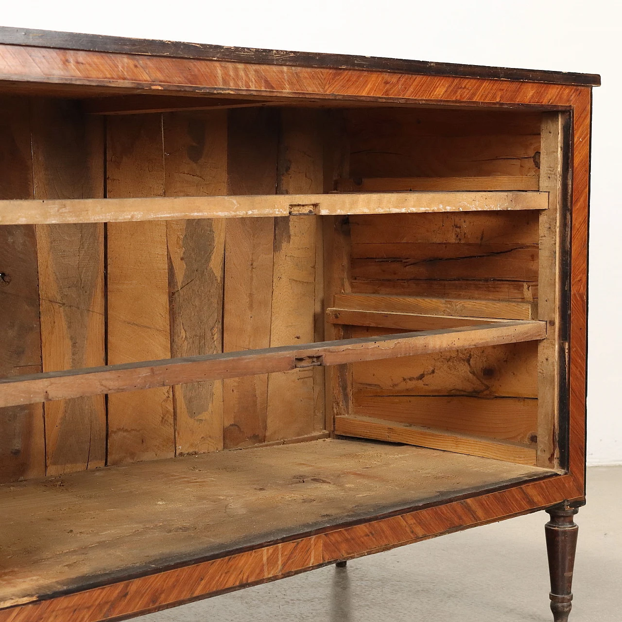 Louis XVI chest of drawers in walnut and fir, late 18th century 5