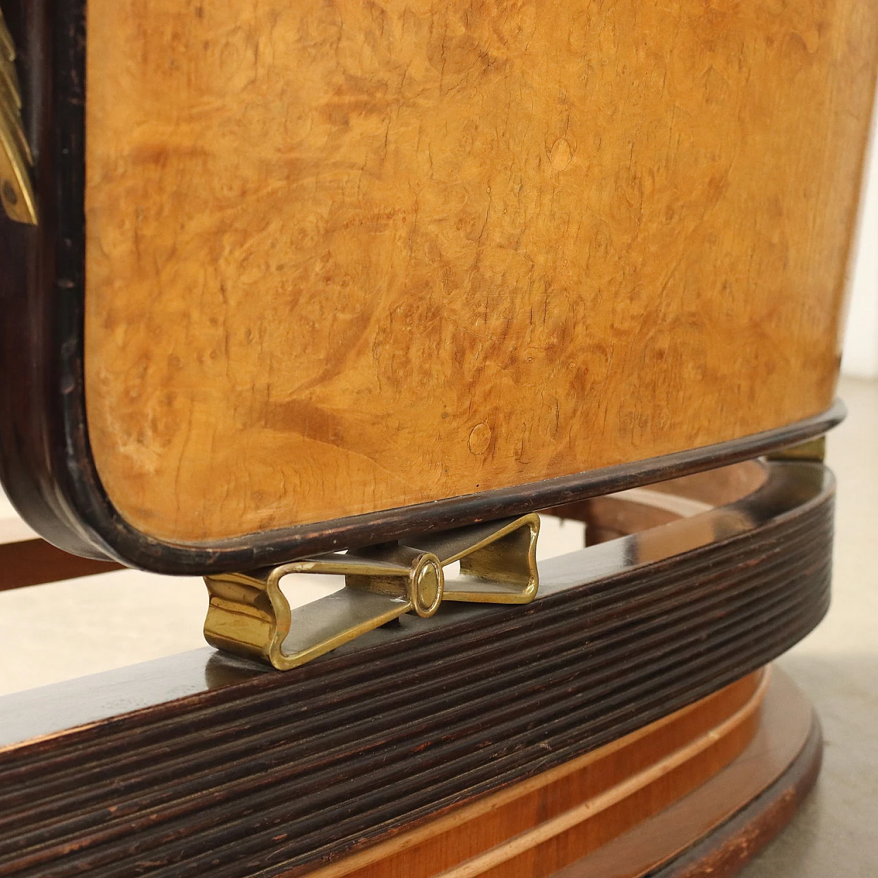 Briar-root veneered wood and brass double bed, 1940s 5