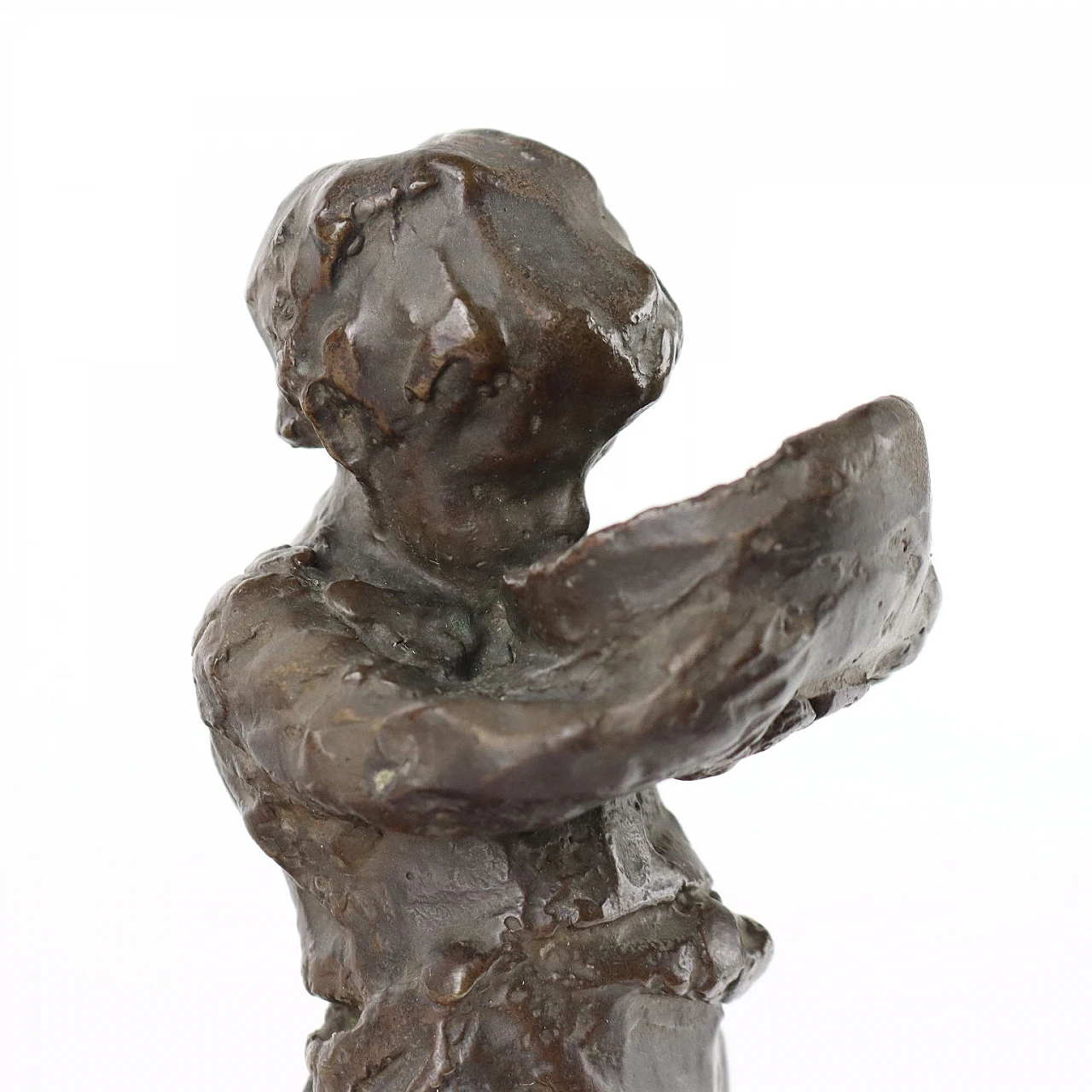 Michele Vedani, Fanciullo che beve, scultura in bronzo, inizio '900 3