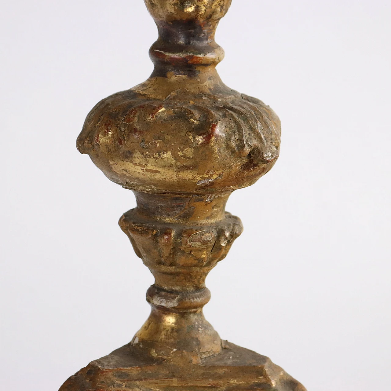 Carved and gilded wooden torch, 18th century 5