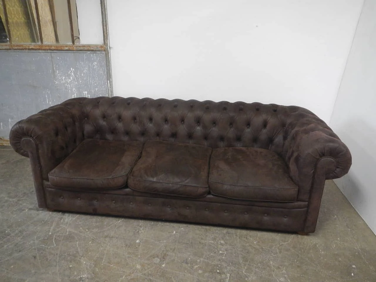 Divano stile Chesterfield marrone, Anni '90 10