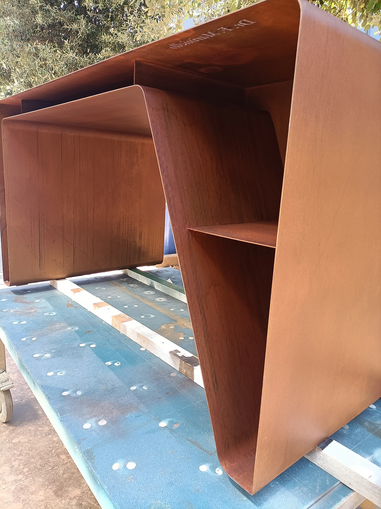 Desk Tape in metal corten 1067453