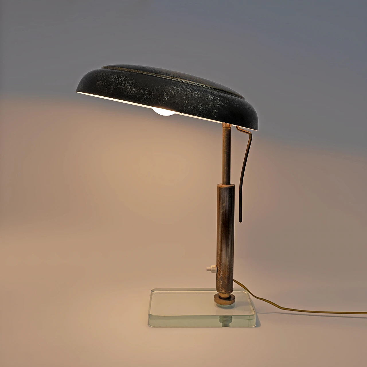 Pietro Chiesa Mid-century Modern Italian Brass Table Lamp, Fontana Arte, 1940s 6