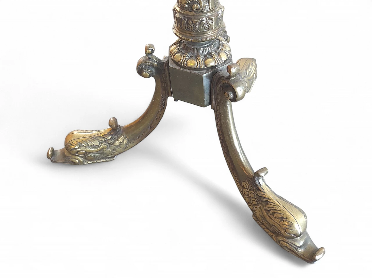 Brass floor lamp with baroque style details 5